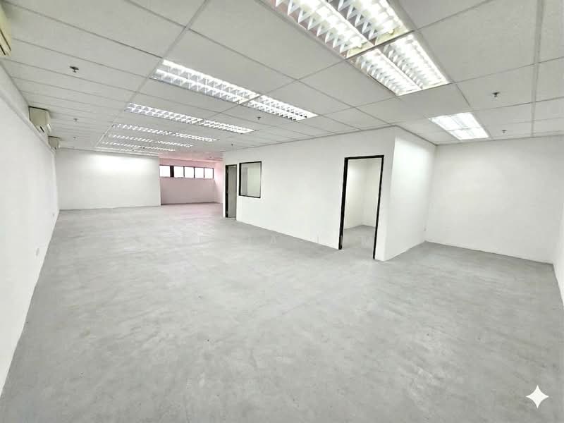 Hong Aik Industrial Building, 22 Kallang Avenue, 1,400 sqft, Light Industrial (B1) For Rent, by Kezia Lim, 500104602 - Interior - CommercialGuru.com.sg