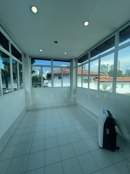 Michel Apartment, 291 Tanglin Road, 1 Bedroom, 1,200 sqft, Walk-up Apartment For Rent, by Tan Siew Lay, 500104628 - Balcony - PropertyGuru.com.sg