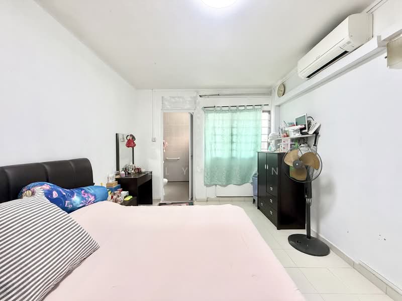 669 Hougang Avenue 8, 669 Hougang Avenue 8, 3 Bedrooms, 1,119 sqft, HDB Flat For Sale, by Evelyn Tan, 500104637 - Bedroom - PropertyGuru.com.sg