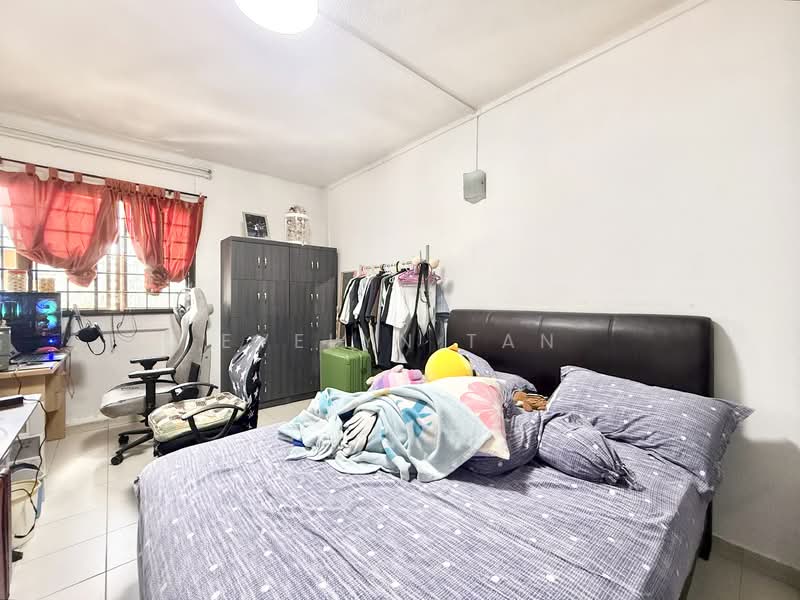 669 Hougang Avenue 8, 669 Hougang Avenue 8, 3 Bedrooms, 1,119 sqft, HDB Flat For Sale, by Evelyn Tan, 500104637 - Bedroom - PropertyGuru.com.sg