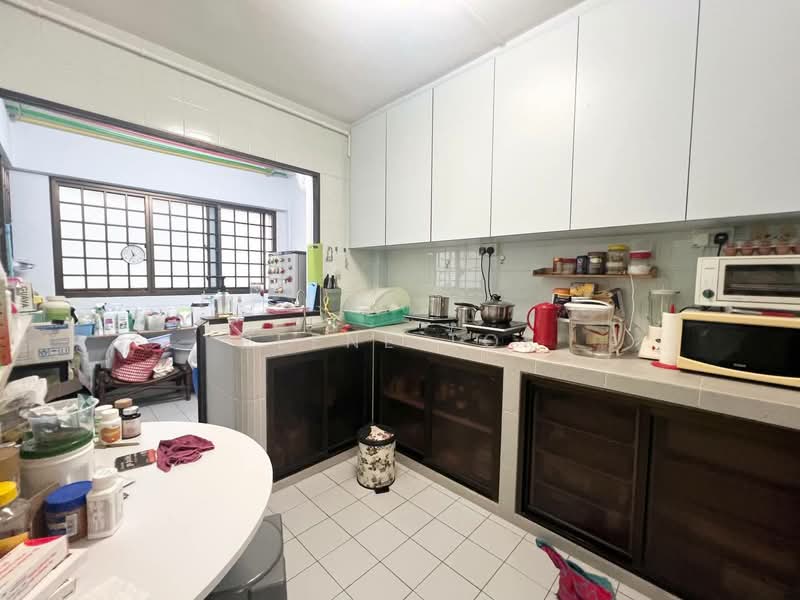 329 Sembawang Close, 329 Sembawang Close, 3 Bedrooms, 1,087 sqft, HDB Flat For Sale, by Reene Tok, 500104654 - Kitchen - PropertyGuru.com.sg