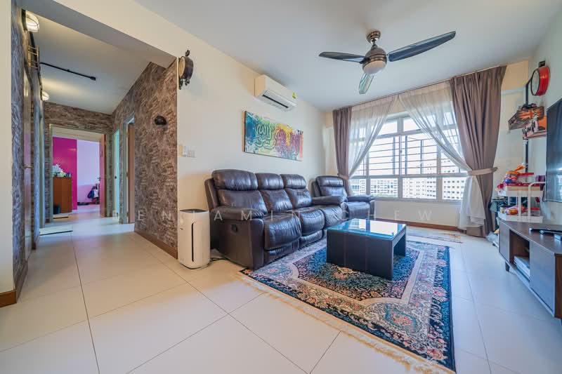 522A Tampines Central 7, 522A Tampines Central 7, 3 Bedrooms, 1,001 sqft, HDB Flat For Sale, by Benjamin Chew, 500104655 - Living Room - PropertyGuru.com.sg