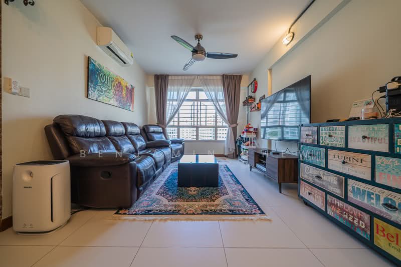 522A Tampines Central 7, 522A Tampines Central 7, 3 Bedrooms, 1,001 sqft, HDB Flat For Sale, by Benjamin Chew, 500104655 - Living Room - PropertyGuru.com.sg