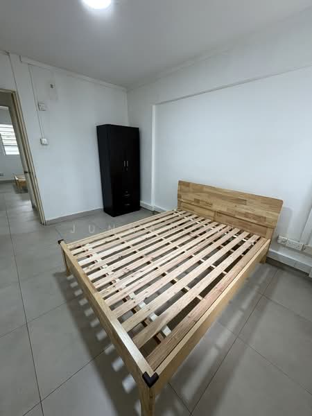 444 Ang Mo Kio Avenue 10, 444 Ang Mo Kio Avenue 10, 2 Bedrooms, 721 sqft, HDB Flat For Sale, by Junhan Wu, 500104660 - Bedroom - PropertyGuru.com.sg