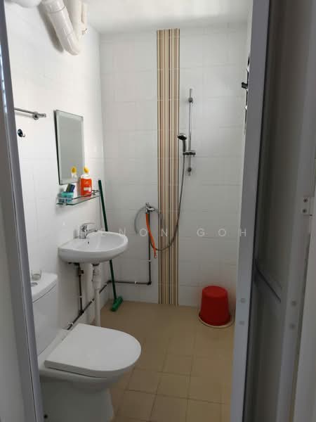 635 Hougang Avenue 8, 635 Hougang Avenue 8, Room Rental, 130 sqft, HDB Flat For Rent, by Shenon Goh, 500104662 - Bathroom - PropertyGuru.com.sg