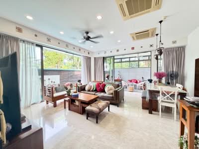 For Sale - Cheap! Face Park, Absolute Privacy, 3.5sty Freehold Corner Terrace, Good Condition, N-S Facing, Pool