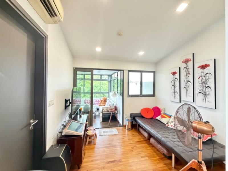 Cheap! Face Park, Absolute Privacy, 3.5sty Freehold Corner Terrace, Good Condition, N-S Facing, Pool, SpringLeaf, Springside, Upper Thomson Estate, 6 Bedrooms, 3,800 sqft, Corner Terrace For Sale, by Alex Ng, 500104699 - PropertyGuru.com.sg