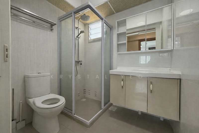 422A Northshore Drive, 422A Northshore Drive, 3 Bedrooms, 1,216 sqft, HDB Flat For Sale, by Krystal Yeo, 500104704 - Bathroom - PropertyGuru.com.sg