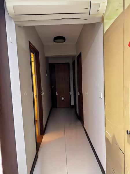296A Bukit Batok Street 22, 296A Bukit Batok Street 22, 4 Bedrooms, 1,216 sqft, HDB Flat For Sale, by ANGIE PEH S B, 500104708 - Corridor - PropertyGuru.com.sg