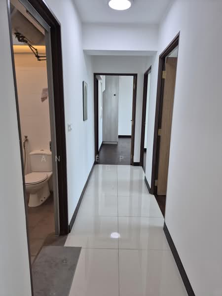 296A Bukit Batok Street 22, 296A Bukit Batok Street 22, 4 Bedrooms, 1,216 sqft, HDB Flat For Sale, by ANGIE PEH S B, 500104708 - Passageway - PropertyGuru.com.sg
