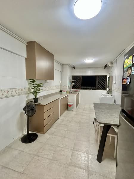 211 Ang Mo Kio Avenue 3, 211 Ang Mo Kio Avenue 3, 2 Bedrooms, 721 sqft, HDB Flat For Rent, by Hong Li, 500104714 - Kitchen - PropertyGuru.com.sg