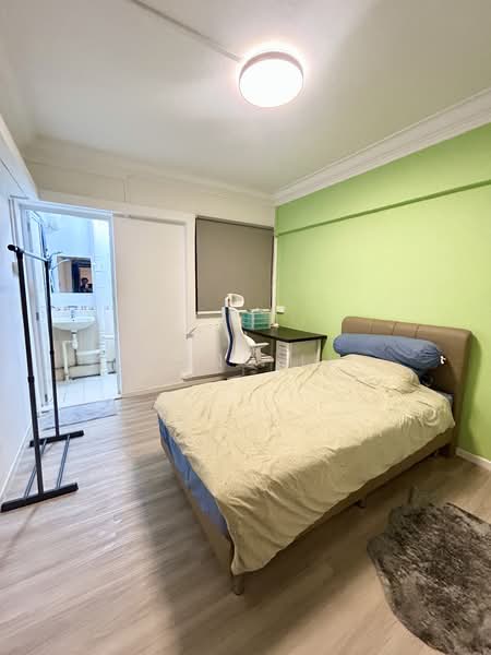 211 Ang Mo Kio Avenue 3, 211 Ang Mo Kio Avenue 3, 2 Bedrooms, 721 sqft, HDB Flat For Rent, by Hong Li, 500104714 - Bedroom - PropertyGuru.com.sg