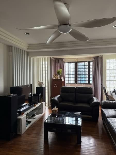 666A Jurong West Street 65, 666A Jurong West Street 65, 4 Bedrooms, 1,399 sqft, HDB Flat For Sale, by Julia Han, 500104716 - Living Room - PropertyGuru.com.sg