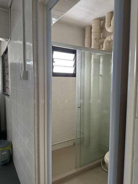666A Jurong West Street 65, 666A Jurong West Street 65, 4 Bedrooms, 1,399 sqft, HDB Flat For Sale, by Julia Han, 500104716 - Bathroom - PropertyGuru.com.sg