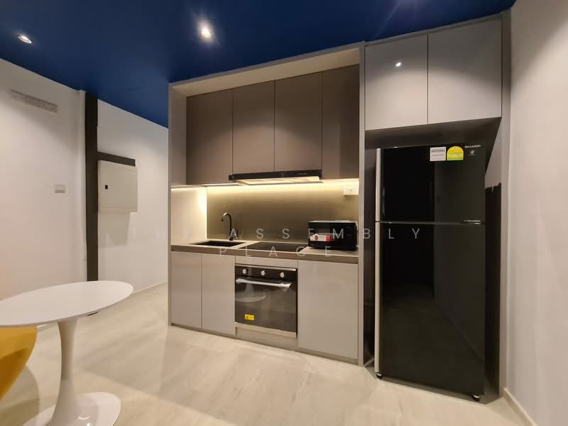 Kembangan Lodge, , Room Rental, 280 sqft, Apartment For Rent, by The Assembly Place, 500104724 - Kitchen - PropertyGuru.com.sg