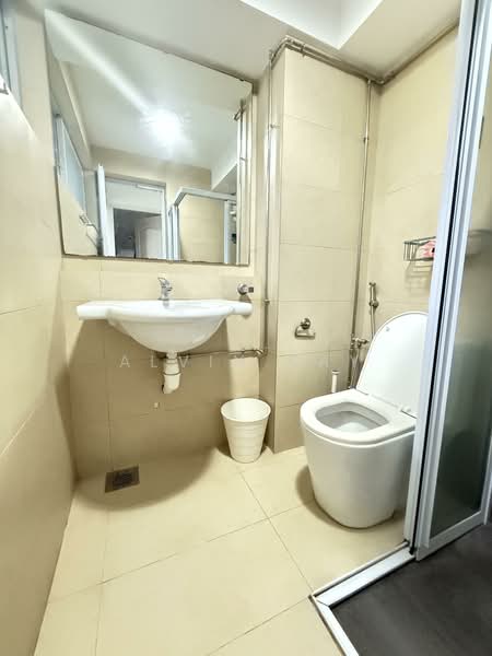 Ivory Heights, 124 Jurong East Street 13, 3 Bedrooms, 1,701 sqft, Condominium For Rent, by Alvin Tay, 500104727 - Bathroom - PropertyGuru.com.sg