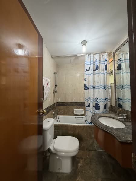 Moonstone View, 31 Moonstone Lane, 2 Bedrooms, 893 sqft, Condominium For Rent, by Ben Yeo, 500104730 - Bathroom - PropertyGuru.com.sg
