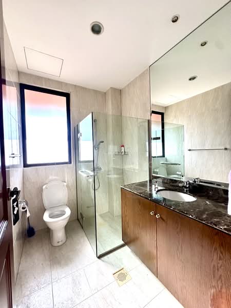 🌟🏡 One of a Kind Charming Detached Freehold Home on elevated ground, Lengkok Mariam, 5 Bedrooms, 3,270 sqft, Detached House For Sale, by Linda Foo 符雪梅, 500104733 - Bathroom (1st floor) - PropertyGuru.com.sg