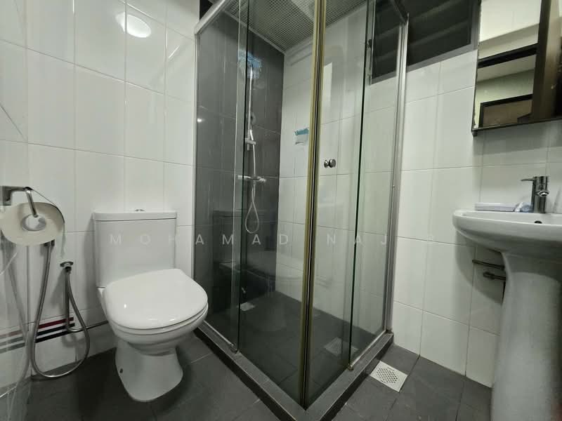 315B Punggol Way, 315B Punggol Way, 3 Bedrooms, 1,001 sqft, HDB Flat For Sale, by Mohamad Najib, 500104739 - Bathroom - PropertyGuru.com.sg