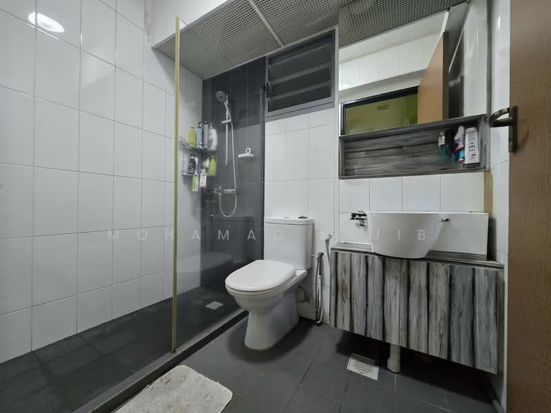 315B Punggol Way, 315B Punggol Way, 3 Bedrooms, 1,001 sqft, HDB Flat For Sale, by Mohamad Najib, 500104739 - Bathroom - PropertyGuru.com.sg