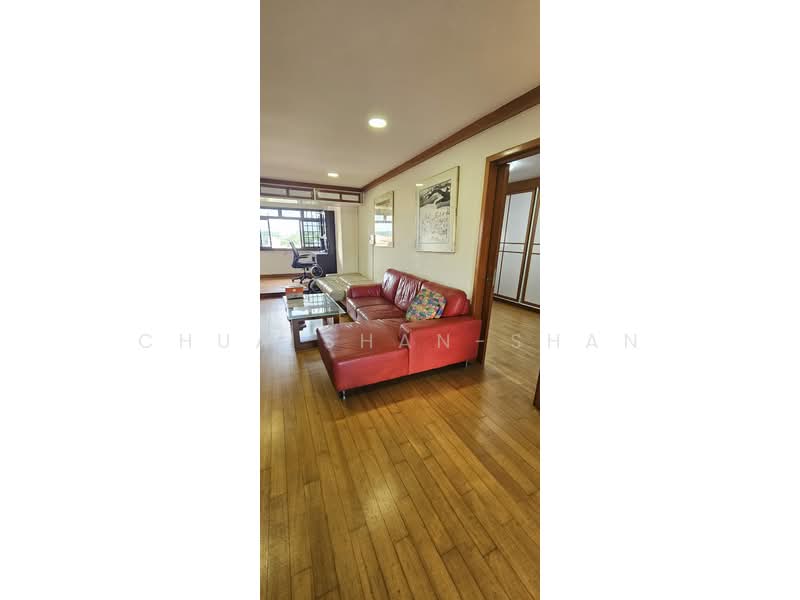 4 Queen's Road, 4 Queen's Road, 2 Bedrooms, 721 sqft, HDB Flat For Sale, by Chua Shan-Shan, 500104744 - Living Room - PropertyGuru.com.sg