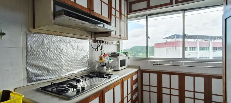 4 Queen's Road, 4 Queen's Road, 2 Bedrooms, 721 sqft, HDB Flat For Sale, by Chua Shan-Shan, 500104744 - Kitchen - PropertyGuru.com.sg