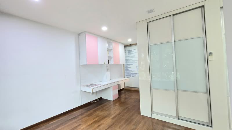 Fudu Park, Fudu Park, 4 Bedrooms, 2,646 sqft, Terraced House For Sale, by Tedric Poh, 500104751 - 3rd bedroom study area - PropertyGuru.com.sg