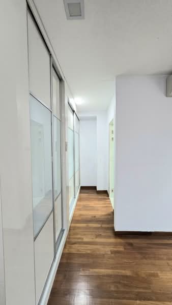 Fudu Park, Fudu Park, 4 Bedrooms, 2,646 sqft, Terraced House For Sale, by Tedric Poh, 500104751 - Full length wardrobe in Bedroom 2 - PropertyGuru.com.sg