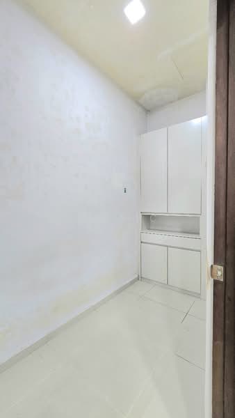 Fudu Park, Fudu Park, 4 Bedrooms, 2,646 sqft, Terraced House For Sale, by Tedric Poh, 500104751 - Helper's bedroom - PropertyGuru.com.sg