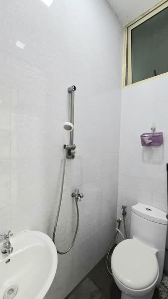 Fudu Park, Fudu Park, 4 Bedrooms, 2,646 sqft, Terraced House For Sale, by Tedric Poh, 500104751 - Helper's toilet - PropertyGuru.com.sg