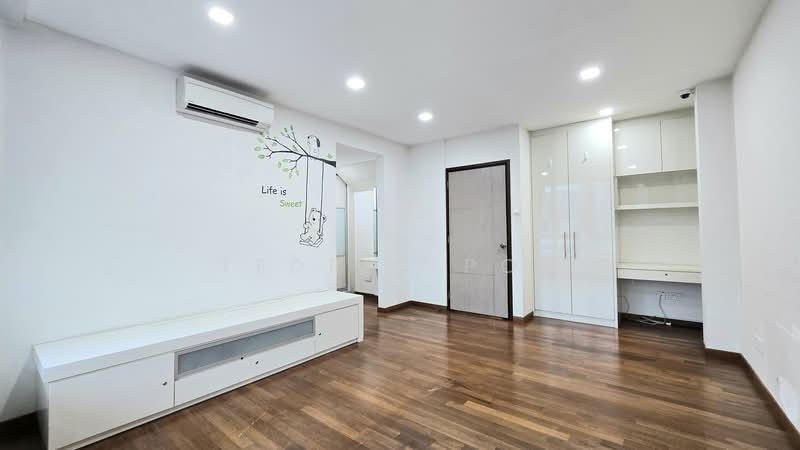 Fudu Park, Fudu Park, 4 Bedrooms, 2,646 sqft, Terraced House For Sale, by Tedric Poh, 500104751 - 2nd bedroom with ensuite - PropertyGuru.com.sg