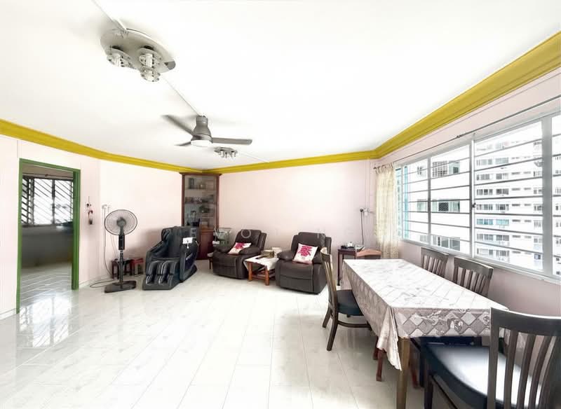 408 Choa Chu Kang Avenue 3, 408 Choa Chu Kang Avenue 3, 3 Bedrooms, 1,184 sqft, HDB Flat For Sale, by Evon Ng, 500104761 - Living Room - PropertyGuru.com.sg