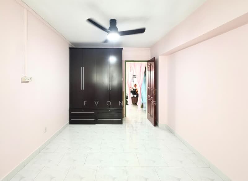 408 Choa Chu Kang Avenue 3, 408 Choa Chu Kang Avenue 3, 3 Bedrooms, 1,184 sqft, HDB Flat For Sale, by Evon Ng, 500104761 - Bedroom 3 - PropertyGuru.com.sg