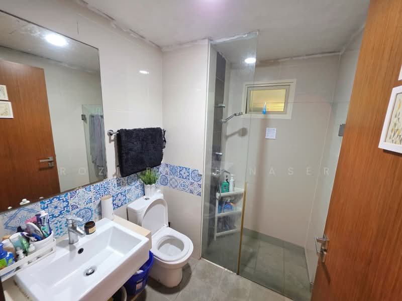 Watercolours, 25 Pasir Ris Link, 3 Bedrooms, 1,205 sqft, Executive Condominium For Sale, by Rozi Faith Naser, 500104772 - Bathroom - PropertyGuru.com.sg