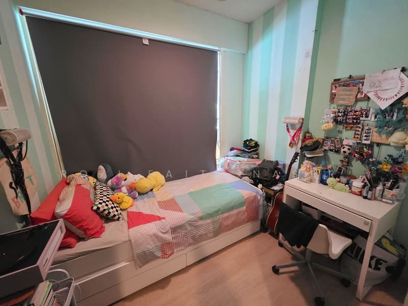 Watercolours, 25 Pasir Ris Link, 3 Bedrooms, 1,205 sqft, Executive Condominium For Sale, by Rozi Faith Naser, 500104772 - Bedroom - PropertyGuru.com.sg