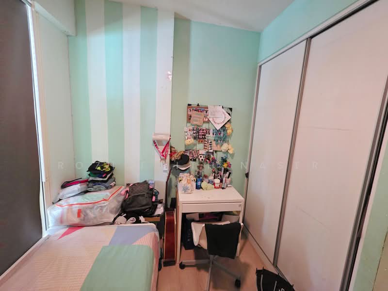 Watercolours, 25 Pasir Ris Link, 3 Bedrooms, 1,205 sqft, Executive Condominium For Sale, by Rozi Faith Naser, 500104772 - Bedroom - PropertyGuru.com.sg