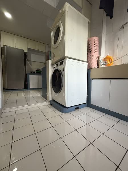 528 Woodlands Drive 14, 528 Woodlands Drive 14, 3 Bedrooms, 1,561 sqft, HDB Flat For Sale, by Desmond Lee, 500104773 - Service yard - PropertyGuru.com.sg