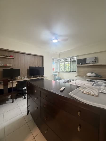 528 Woodlands Drive 14, 528 Woodlands Drive 14, 3 Bedrooms, 1,561 sqft, HDB Flat For Sale, by Desmond Lee, 500104773 -  Master Bedroom  - PropertyGuru.com.sg