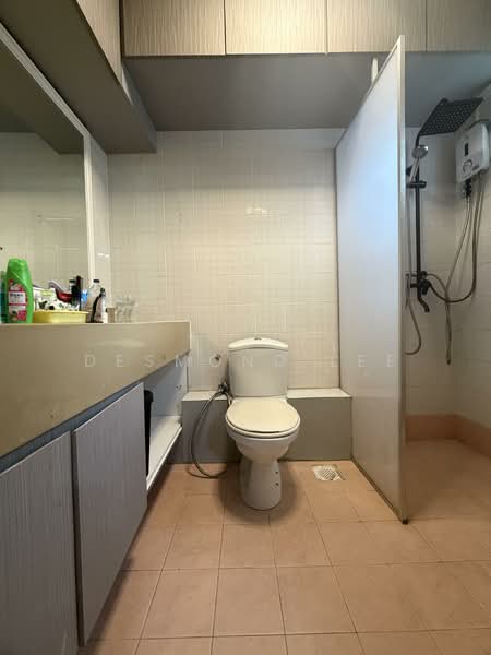 528 Woodlands Drive 14, 528 Woodlands Drive 14, 3 Bedrooms, 1,561 sqft, HDB Flat For Sale, by Desmond Lee, 500104773 - Master Bathroom - PropertyGuru.com.sg