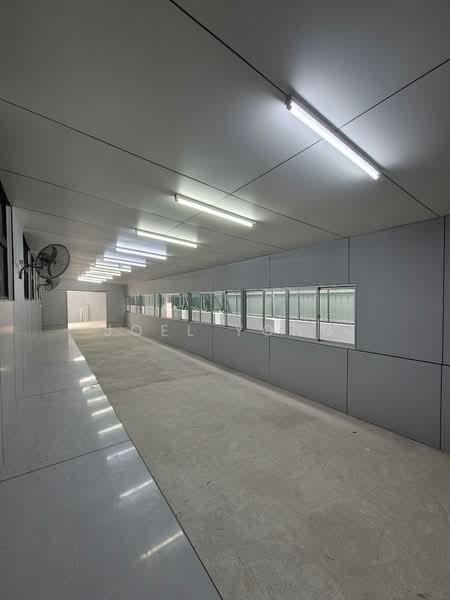 ground floor warehouse for rent (macpherson)!, , 1,156 sqft, Light Industrial (B1) For Rent, by Joel Yong, 500104803 - CommercialGuru.com.sg