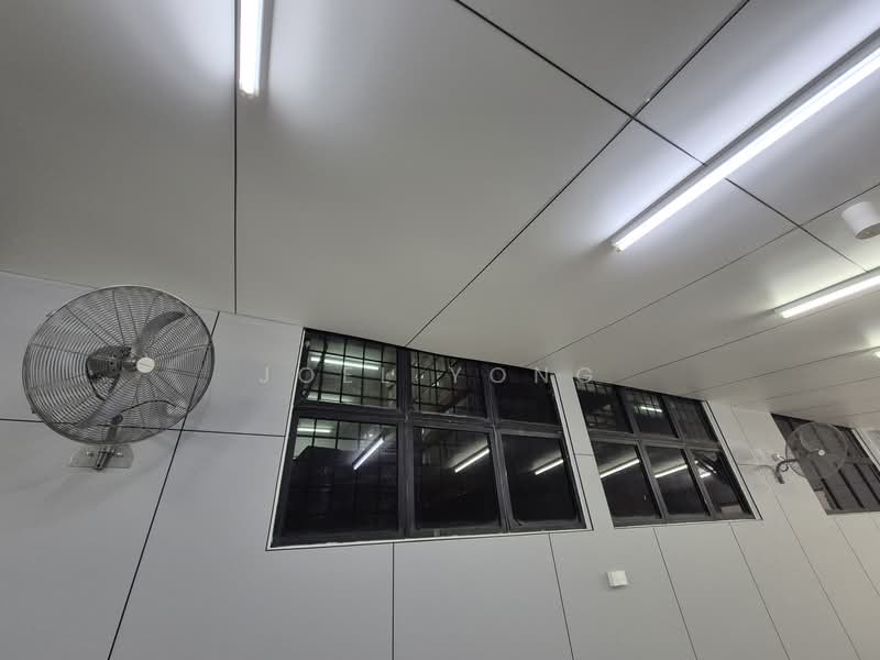 ground floor warehouse for rent (macpherson)!, , 1,156 sqft, Light Industrial (B1) For Rent, by Joel Yong, 500104803 - CommercialGuru.com.sg