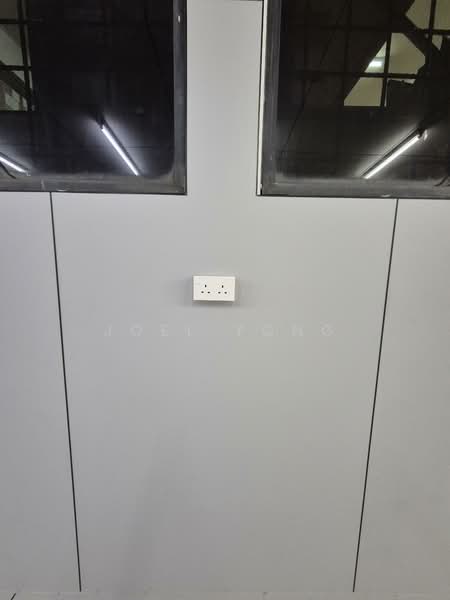 ground floor warehouse for rent (macpherson)!, , 1,156 sqft, Light Industrial (B1) For Rent, by Joel Yong, 500104803 - CommercialGuru.com.sg