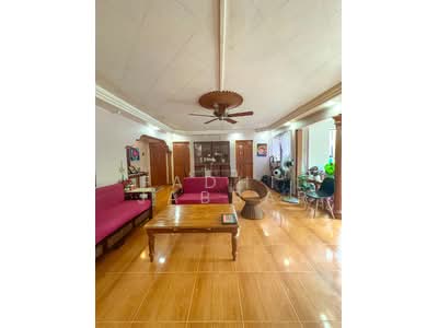 For Sale - 657 Hougang Avenue 8