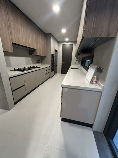 Villas @ Greenbank Park, 50 Greenbank Park, 5 Bedrooms, 5,439 sqft, Semi-Detached House For Sale, by Vivian Sun 孙淑媛, 500104823 - Kitchen - PropertyGuru.com.sg