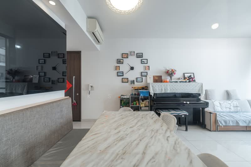 Signature At Yishun, 23 Yishun Street 51, 3 Bedrooms, 1,098 sqft, Executive Condominium For Sale, by K.S Tan, 500104828 - Living Room - PropertyGuru.com.sg