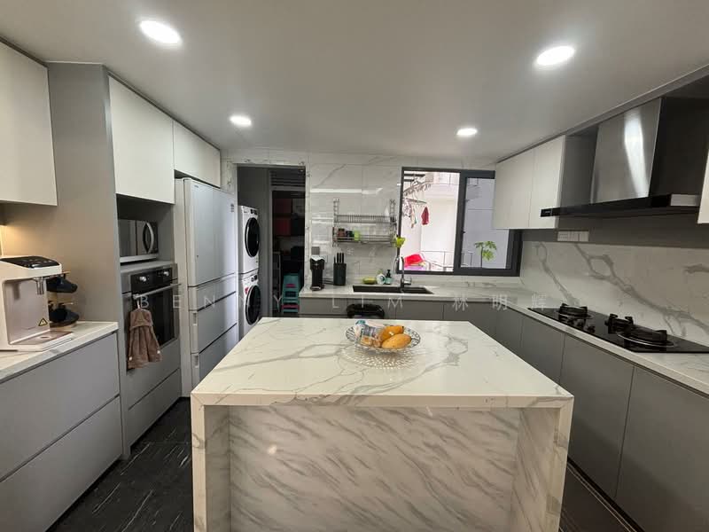 SkyPark Residences, 5 Sembawang Crescent, 4 Bedrooms, 1,302 sqft, Executive Condominium For Sale, by Benny Lim 林明辉, 500104839 - Kitchen - PropertyGuru.com.sg