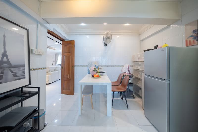 286 Tampines Street 22, 286 Tampines Street 22, 3 Bedrooms, 1,130 sqft, HDB Flat For Sale, by Shaw Yong, 500104841 - Living Room - PropertyGuru.com.sg