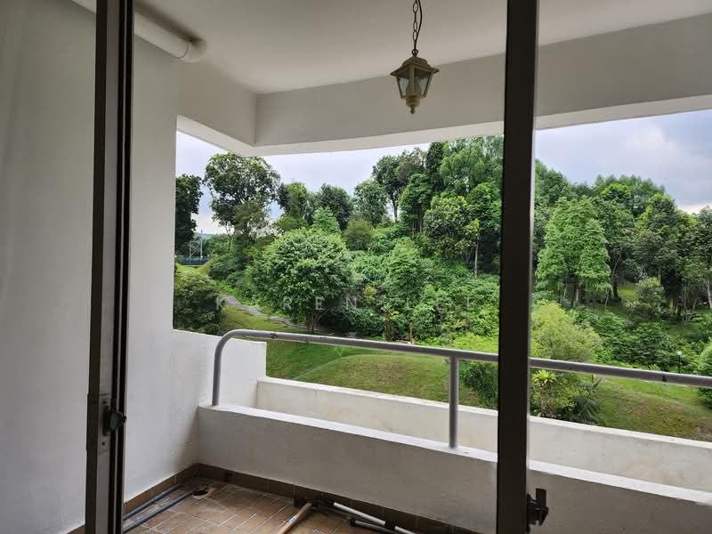 Clementi Park, 135 Sunset Way, 3 Bedrooms, 1,657 sqft, Condominium For Sale, by Karen Lee, 500104851 - Balcony - PropertyGuru.com.sg