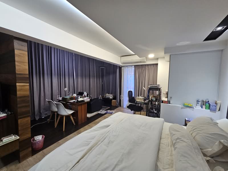 Detached at Jalan Senang for sale, Jalan Senang, 4 Bedrooms, 3,446 sqft, Detached House For Sale, by Bernard Kay, 500104855 - Bedroom - PropertyGuru.com.sg