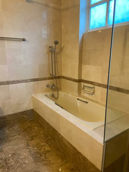 Beechwood Terrace, Beechwood Grove, 8 Bedrooms, 8,183 sqft, Terraced House For Rent, by Jay Sethi, 500104868 - Bathroom - PropertyGuru.com.sg